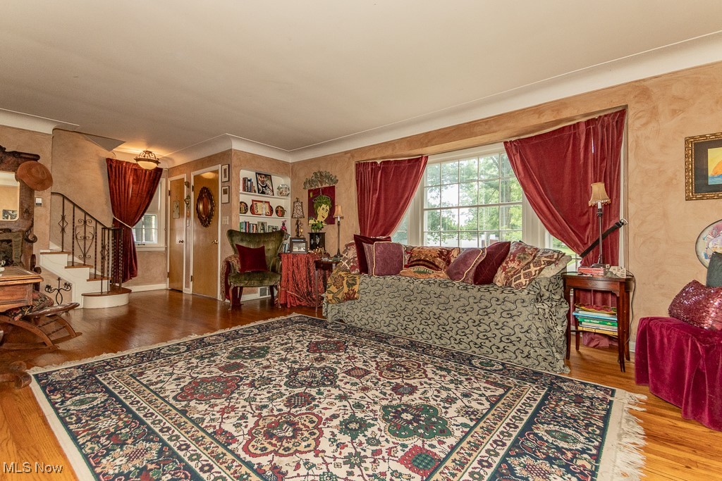 2372 Saybrook Road Cleveland, OH 44118 - Photo 13 of 36