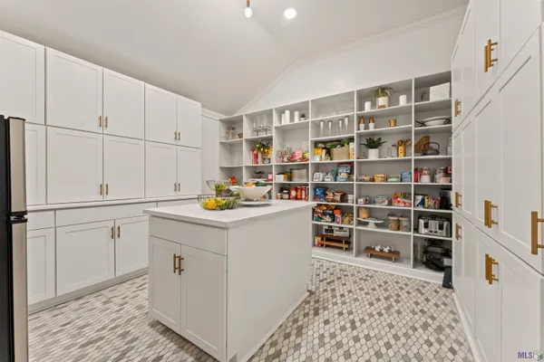 $1,150,000 | 8720 West Fairway Drive, Baton Rouge, LA 70809