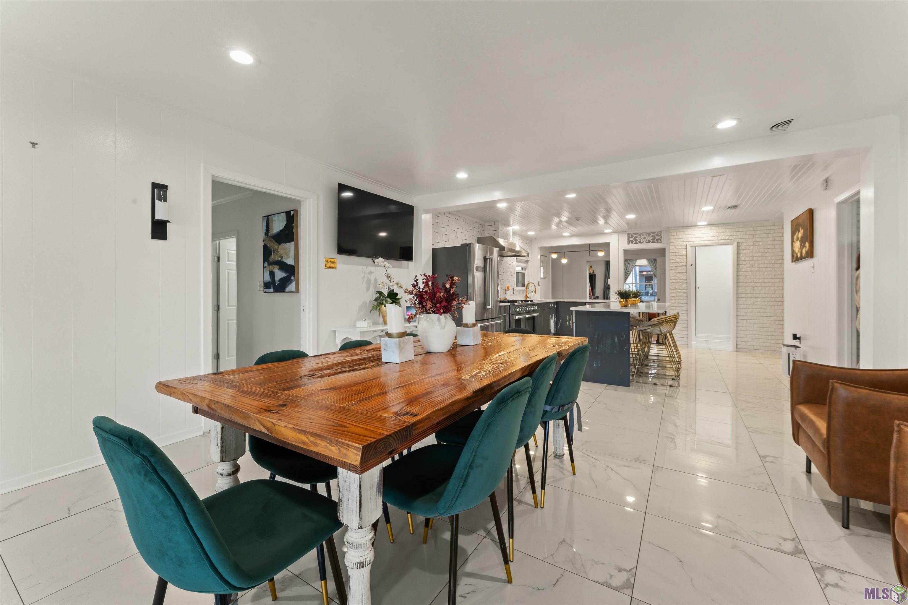 8720 West Fairway Drive Baton Rouge, LA 70809 - Photo 17 of 60 Eat in kitchen