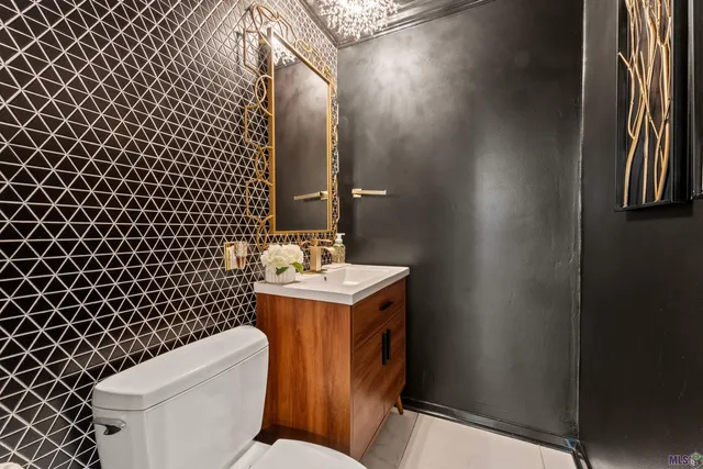 $1,300,000 | 8720 West Fairway Drive, Baton Rouge, LA 70809