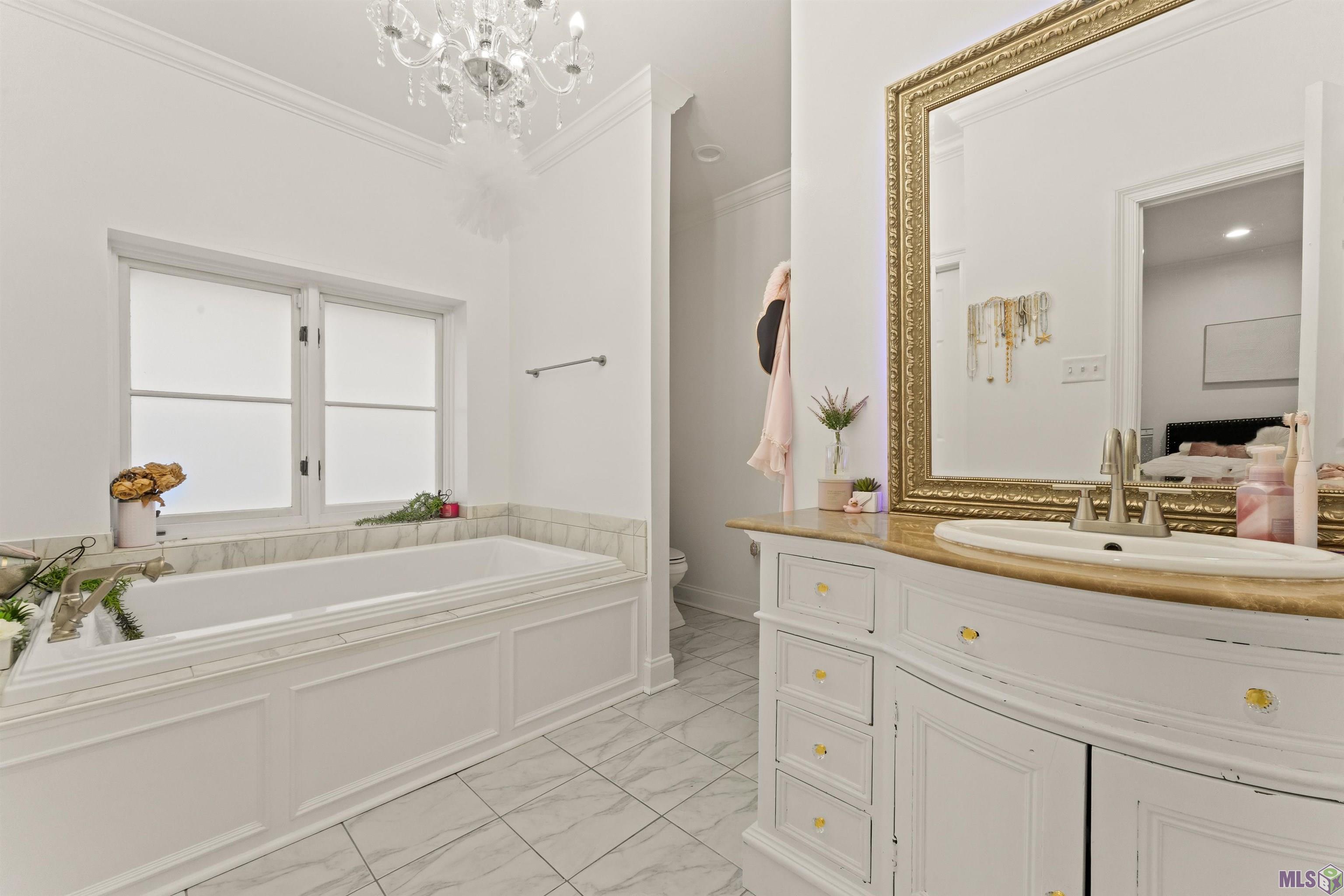 8720 West Fairway Drive Baton Rouge, LA 70809 - Photo 32 of 60 2nd primary en suite bathroom with tub and shower