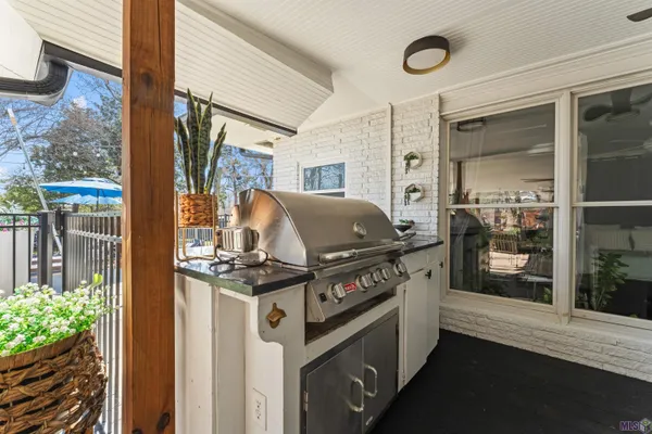 $1,150,000 | 8720 West Fairway Drive, Baton Rouge, LA 70809