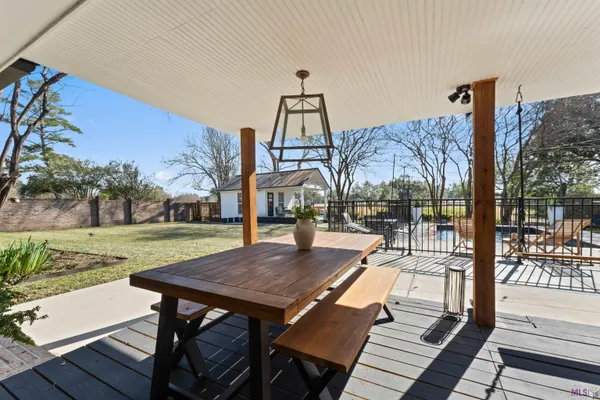 $1,150,000 | 8720 West Fairway Drive, Baton Rouge, LA 70809