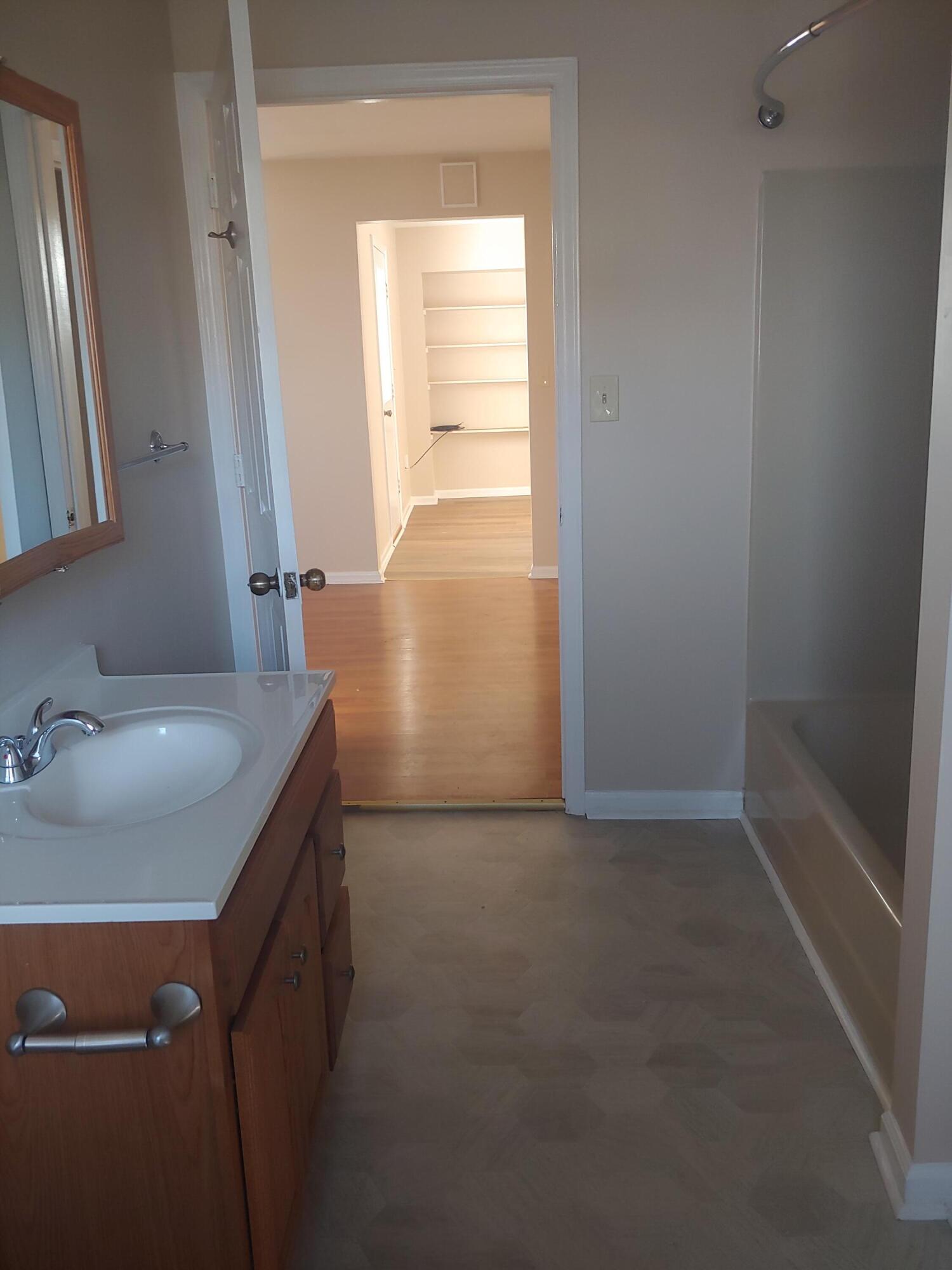 2000 Netherland Inn Road, Unit 23 Kingsport, TN 37660 - Photo 51 of 78 Unit #7