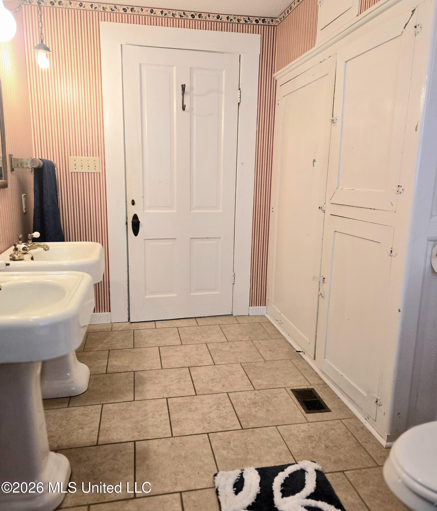 701 Broad Street Columbia, MS 39429 - Photo 84 of 111 17910