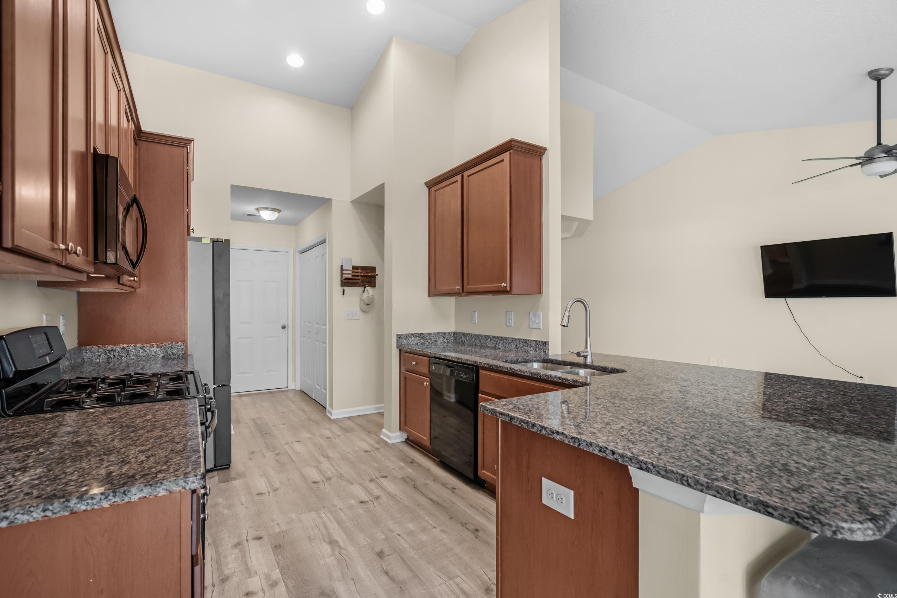 677 Old Castle Loop Myrtle Beach, SC 29579 - Photo 14 of 38 Granite countertops/LVP flooring