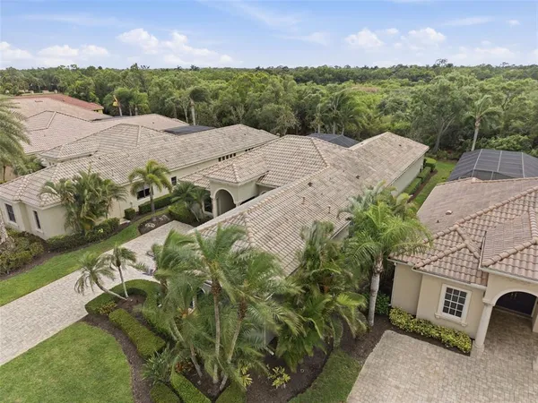 $965,000 | 8832 Enclave Court, Sarasota, FL 34238