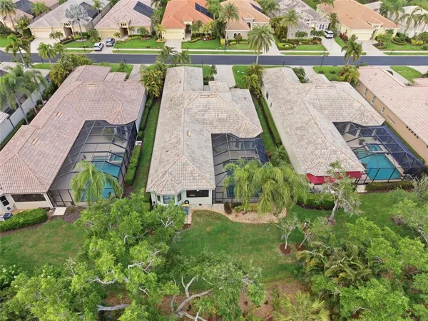 $965,000 | 8832 Enclave Court, Sarasota, FL 34238