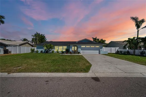 $1,290,000 | 4568 40th Street South, St. Petersburg, FL 33711