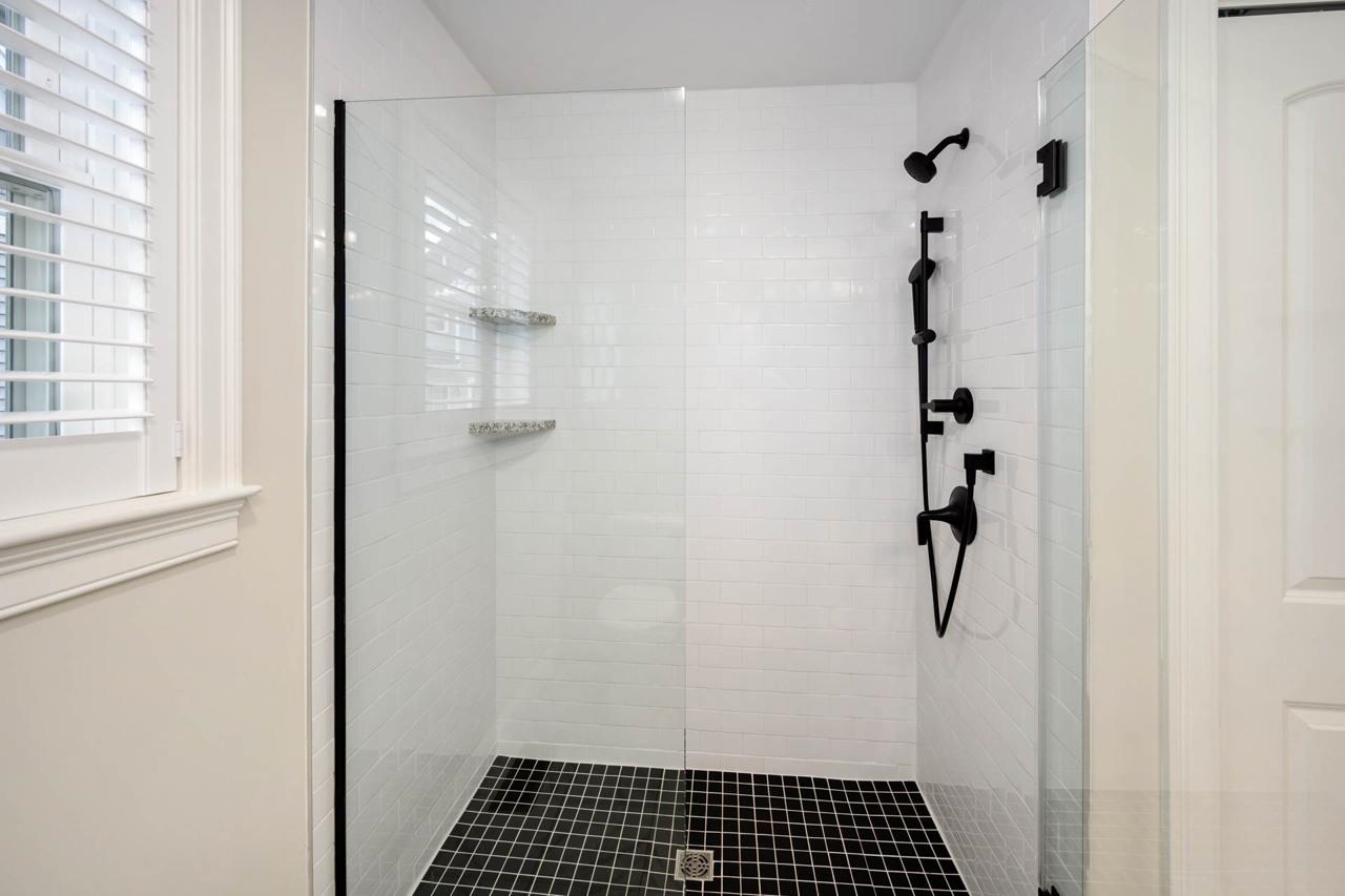 2 Sienna Drive Salem, NH 03079 - Photo 11 of 38