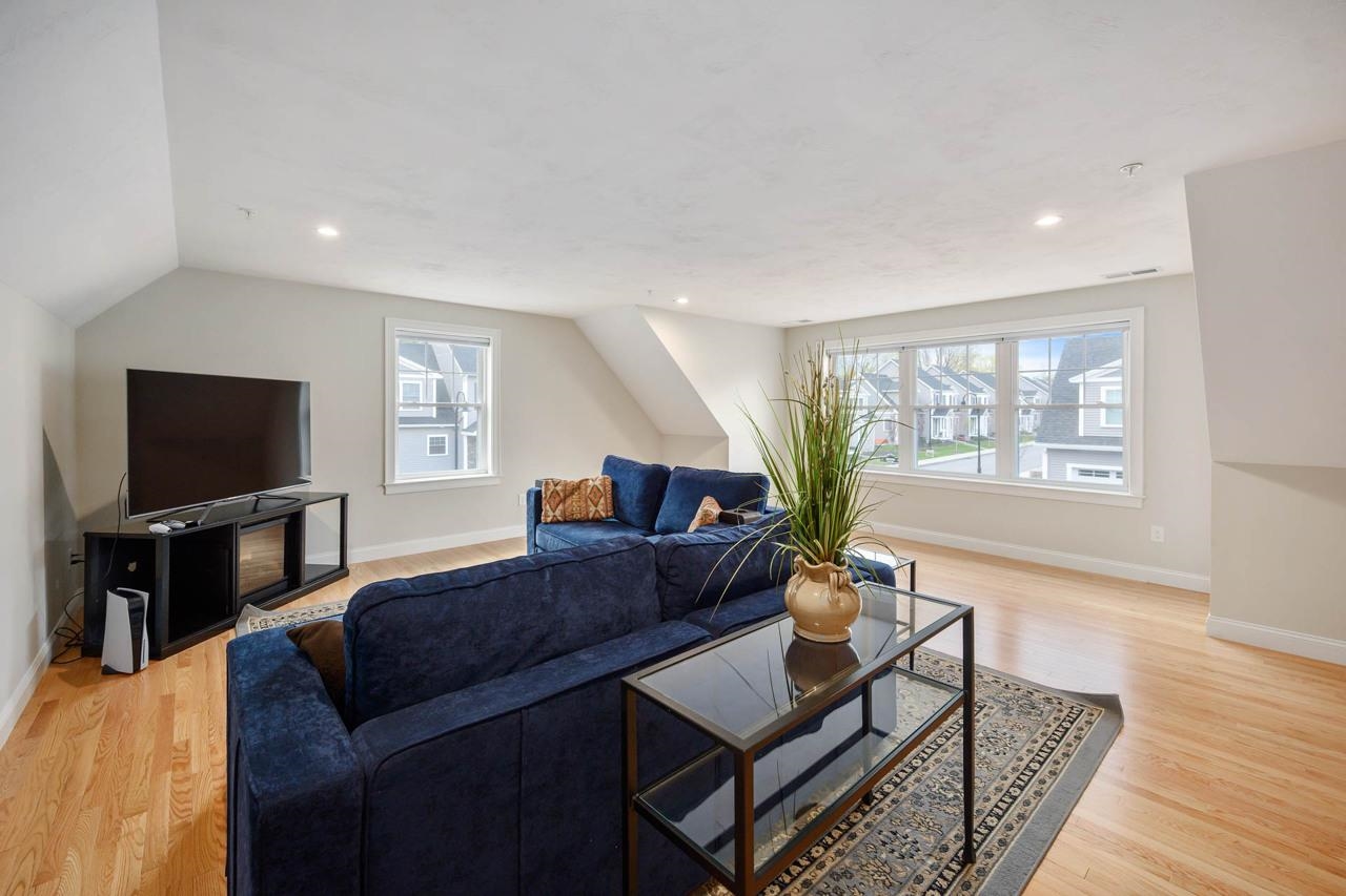 2 Sienna Drive Salem, NH 03079 - Photo 17 of 38