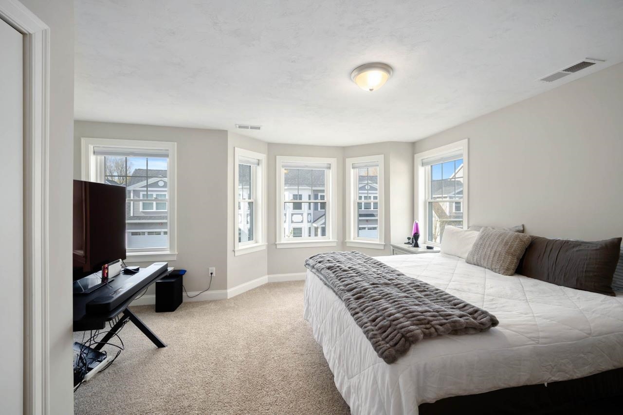 2 Sienna Drive Salem, NH 03079 - Photo 19 of 38