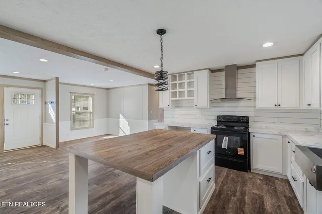 $244,999 | 324 West Boulevard, Oneida, TN 37841