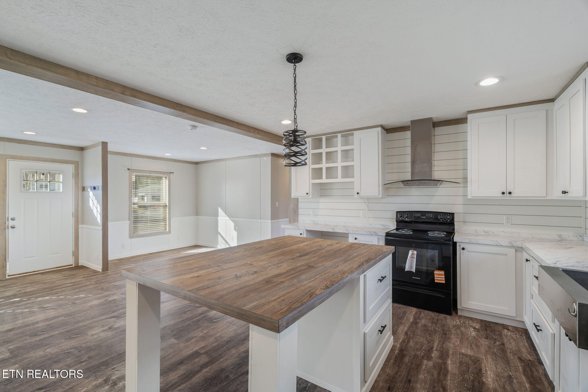 324 West Boulevard Oneida, TN 37841 - Photo 11 of 33 Kitchen