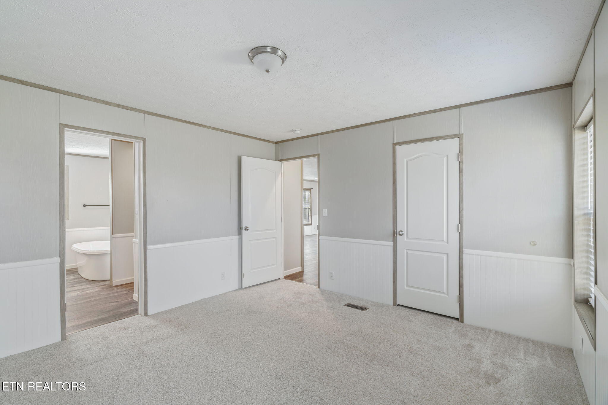 324 West Boulevard Oneida, TN 37841 - Photo 15 of 33 Primary Suite