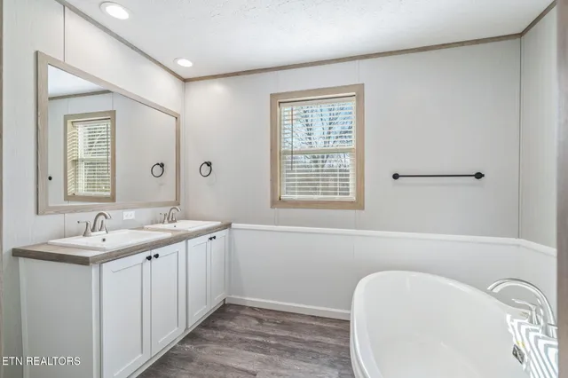 $244,999 | 324 West Boulevard, Oneida, TN 37841