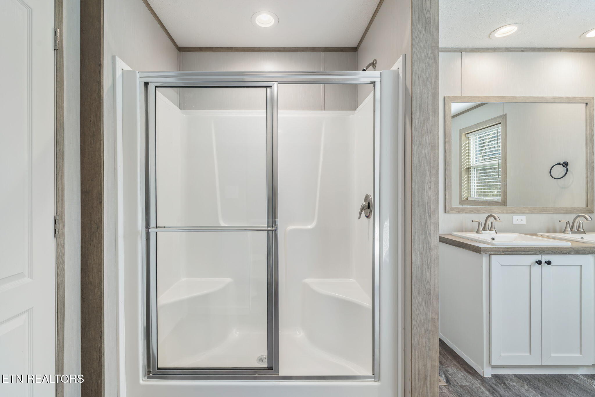 324 West Boulevard Oneida, TN 37841 - Photo 17 of 33 Walk In Shower in Primary