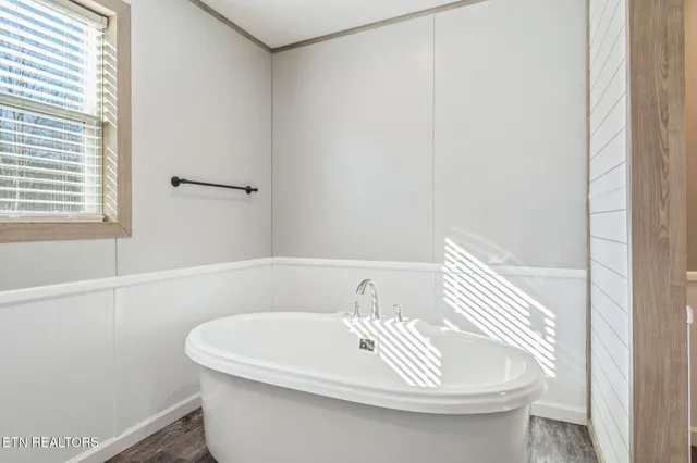 $244,999 | 324 West Boulevard, Oneida, TN 37841