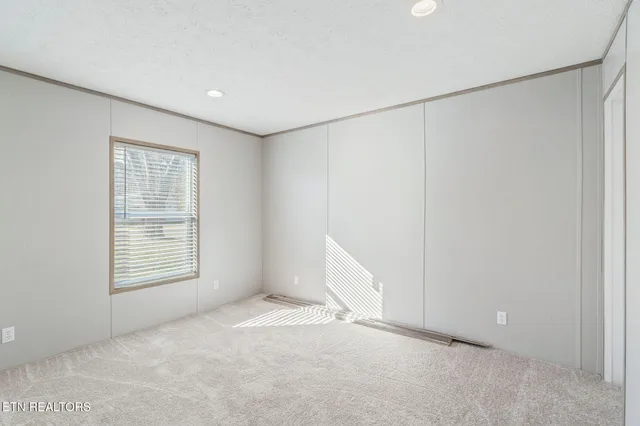 $244,999 | 324 West Boulevard, Oneida, TN 37841