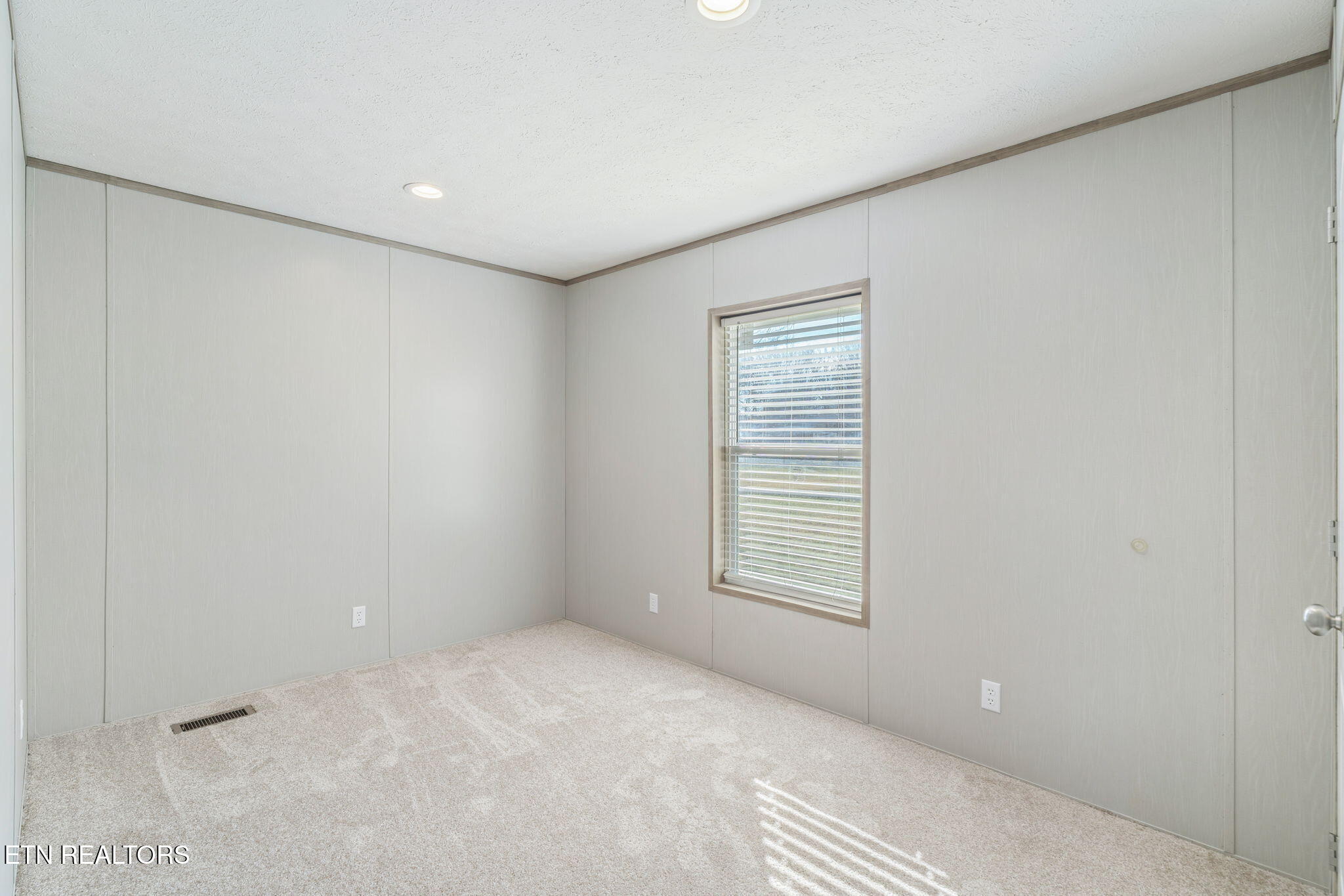 324 West Boulevard Oneida, TN 37841 - Photo 25 of 33 4th Bedroom