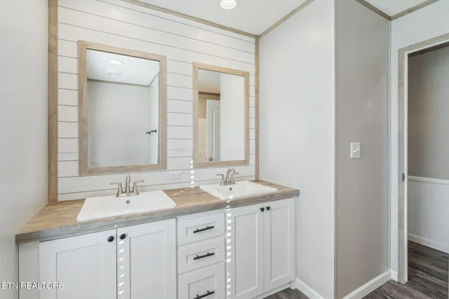 $244,999 | 324 West Boulevard, Oneida, TN 37841