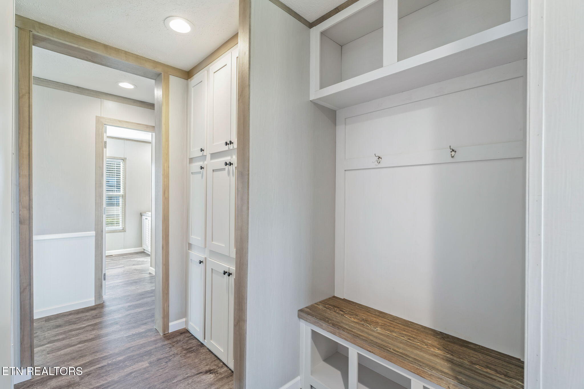 324 West Boulevard Oneida, TN 37841 - Photo 30 of 33 Mudroom with Built-Ins