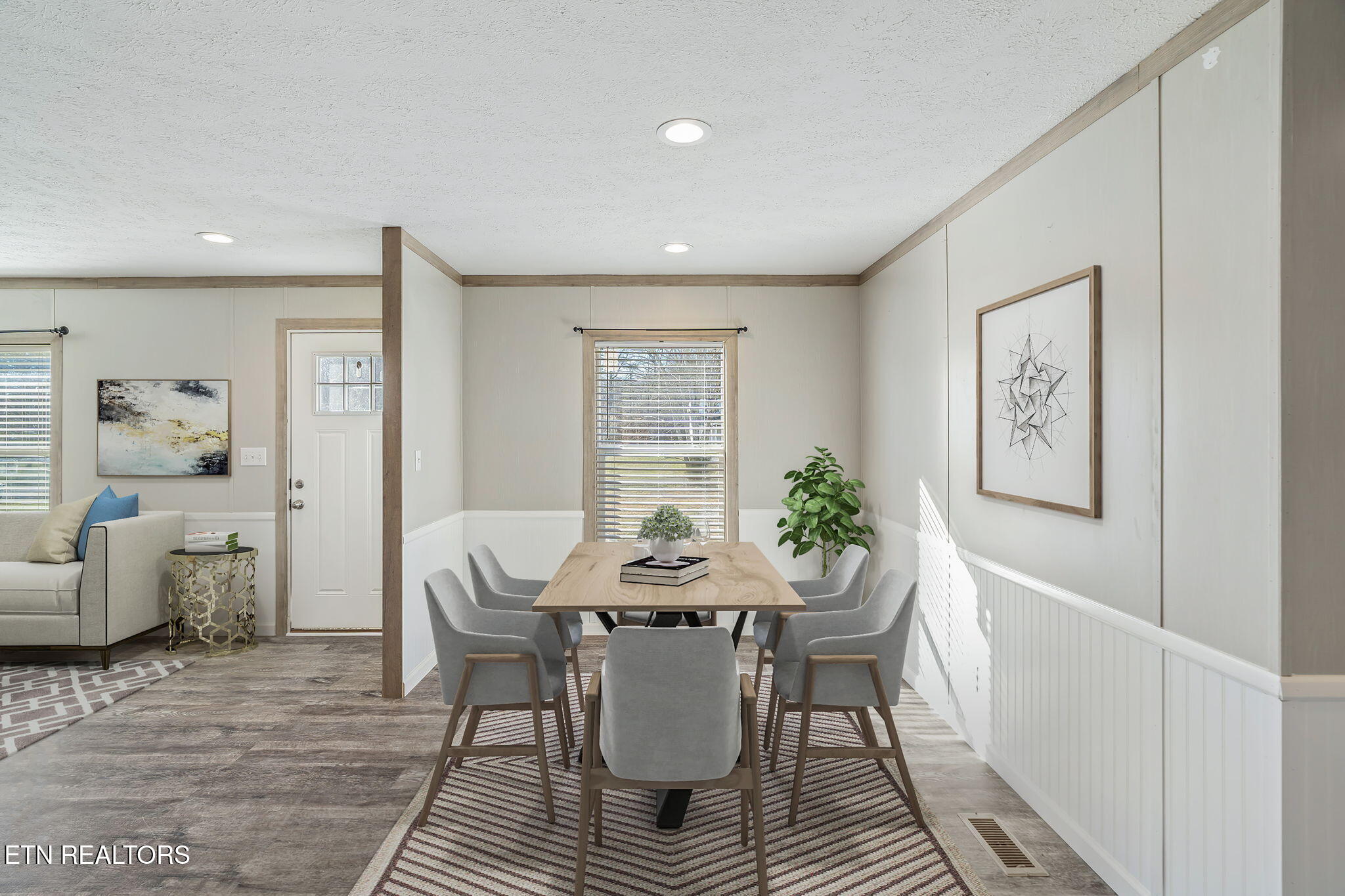 324 West Boulevard Oneida, TN 37841 - Photo 4 of 33 Dining Room w/ Virtual Staging