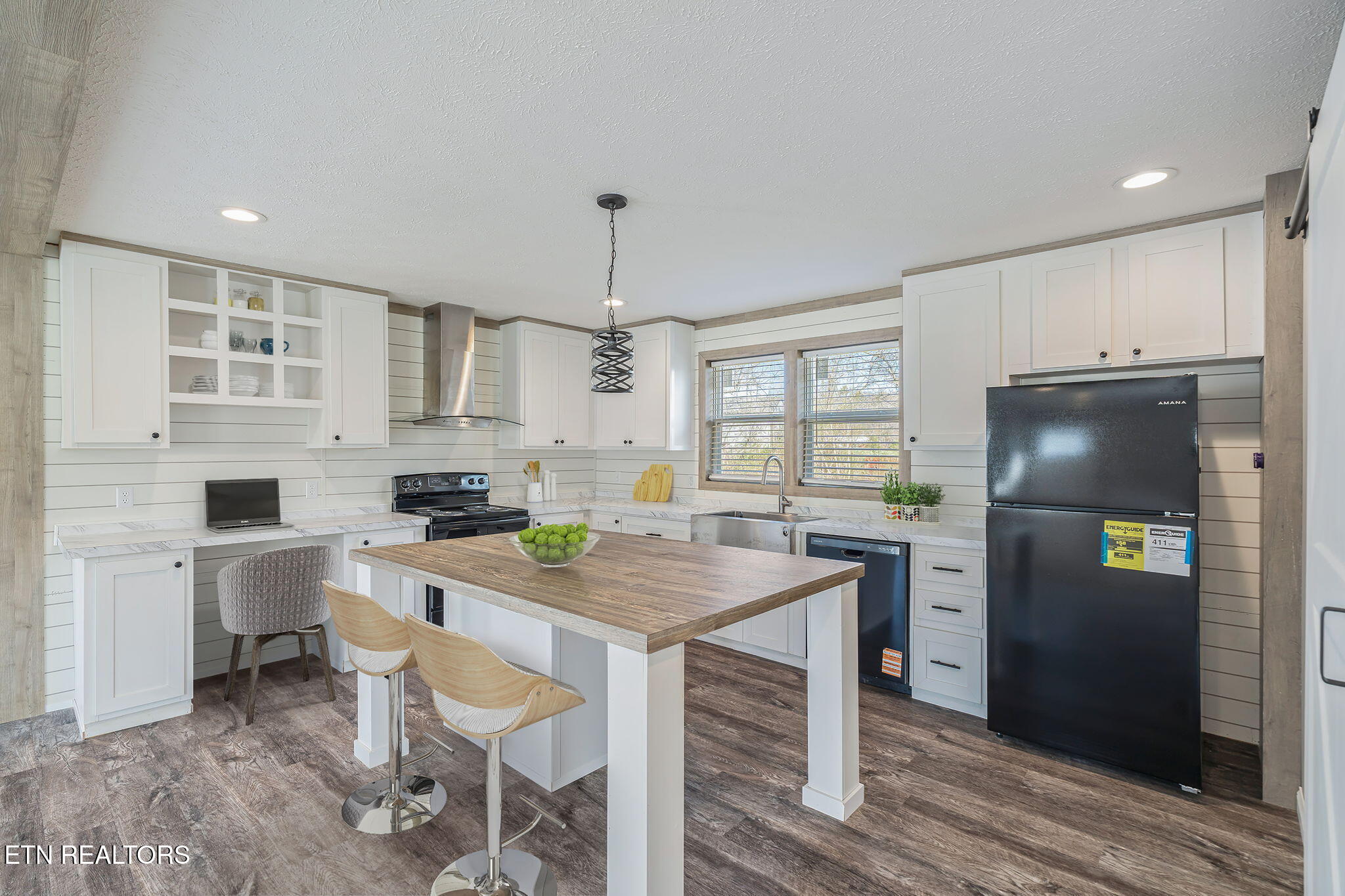 324 West Boulevard Oneida, TN 37841 - Photo 5 of 33 Eat in Kitchen