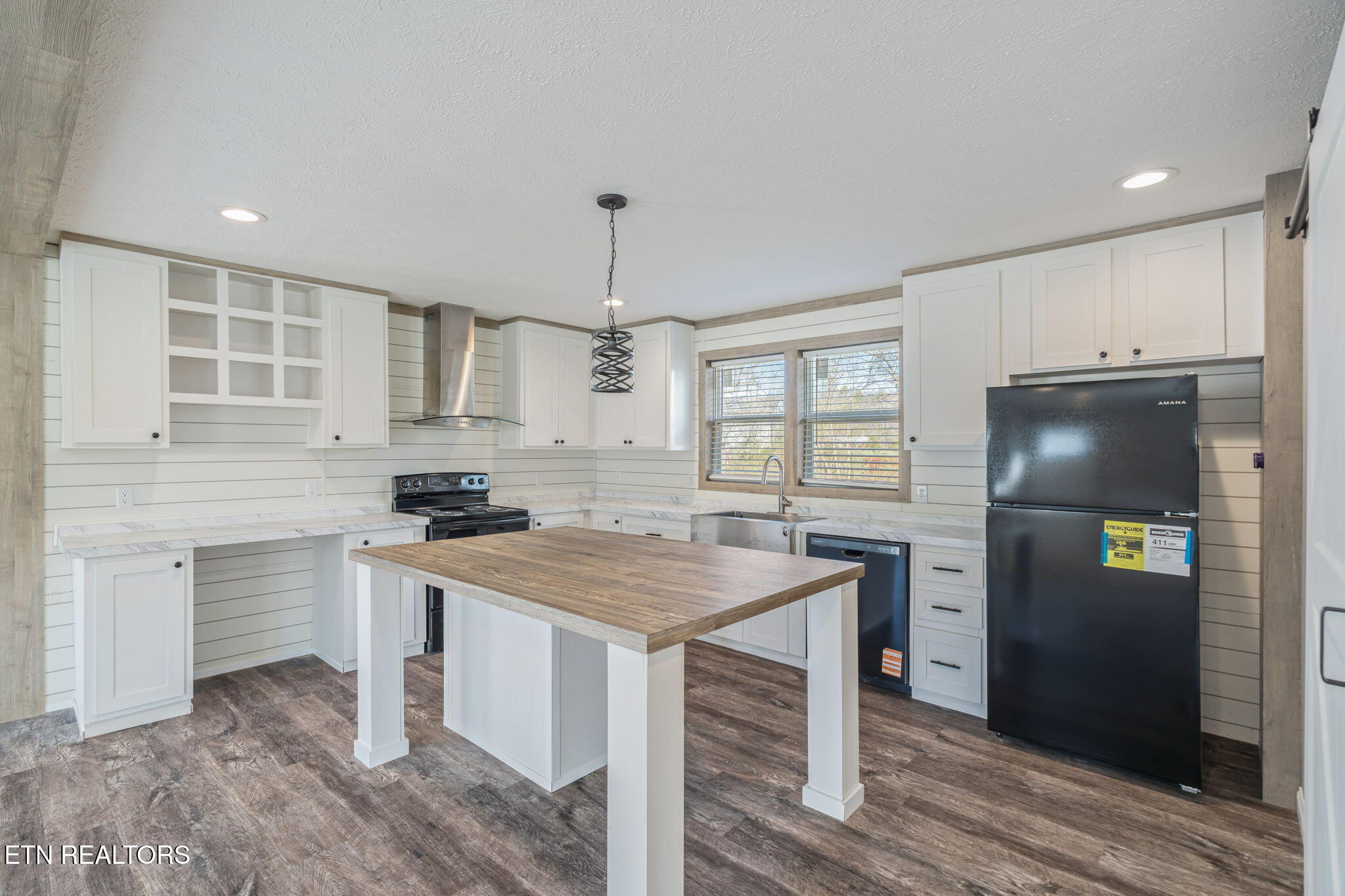 324 West Boulevard Oneida, TN 37841 - Photo 9 of 33 Kitchen