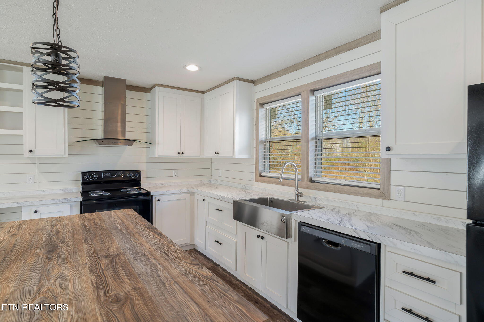 324 West Boulevard Oneida, TN 37841 - Photo 10 of 33 Kitchen