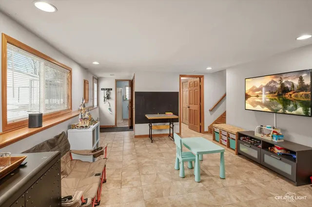 $400,000 | 326 West Morris Avenue, Lombard, IL 60148