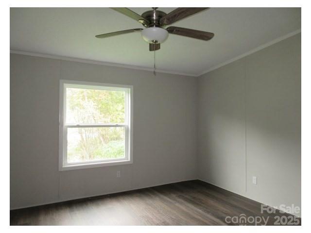 123 Josiah Lane Hendersonville, NC 28792 - Photo 6 of 13 an empty room with a window