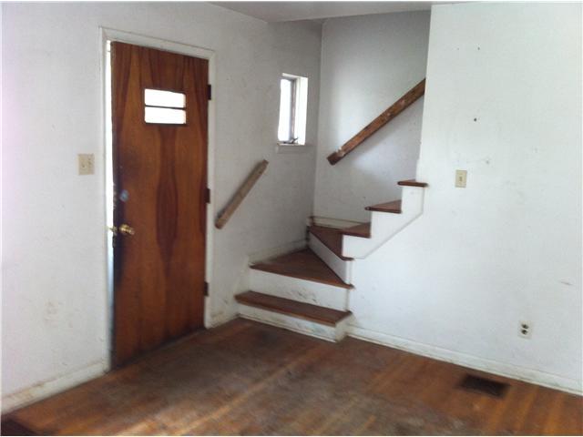 3327 Eakin Road Columbus, OH 43204 - Photo 3 of 11 Gallery Image 3