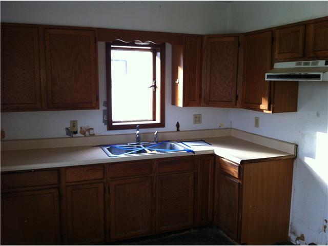 3327 Eakin Road Columbus, OH 43204 - Photo 5 of 11 Gallery Image 5