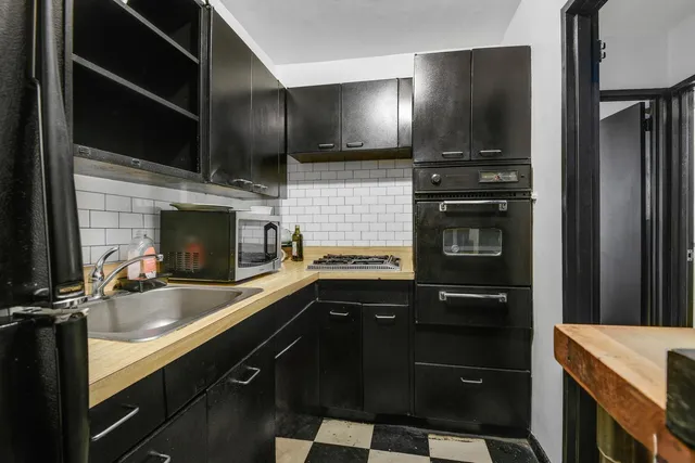 $1,725,000 | 31 Jane Street, Unit 2H | West Village