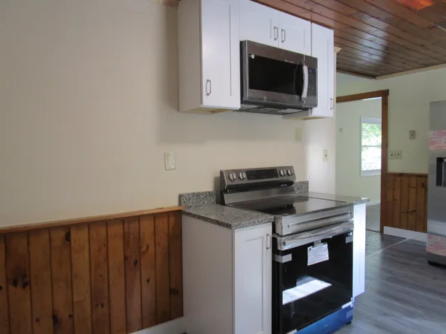 $199,900 | 590 West Paris Road, Greenwood, ME 04255