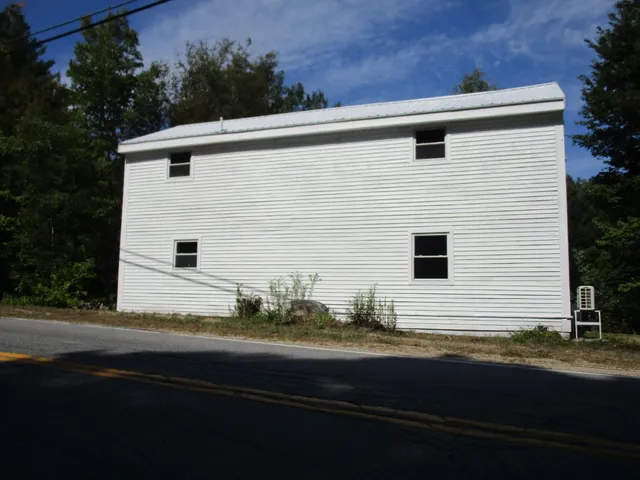 $199,900 | 590 West Paris Road, Greenwood, ME 04255