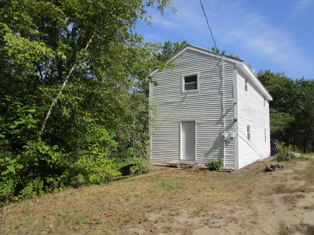 $199,900 | 590 West Paris Road, Greenwood, ME 04255