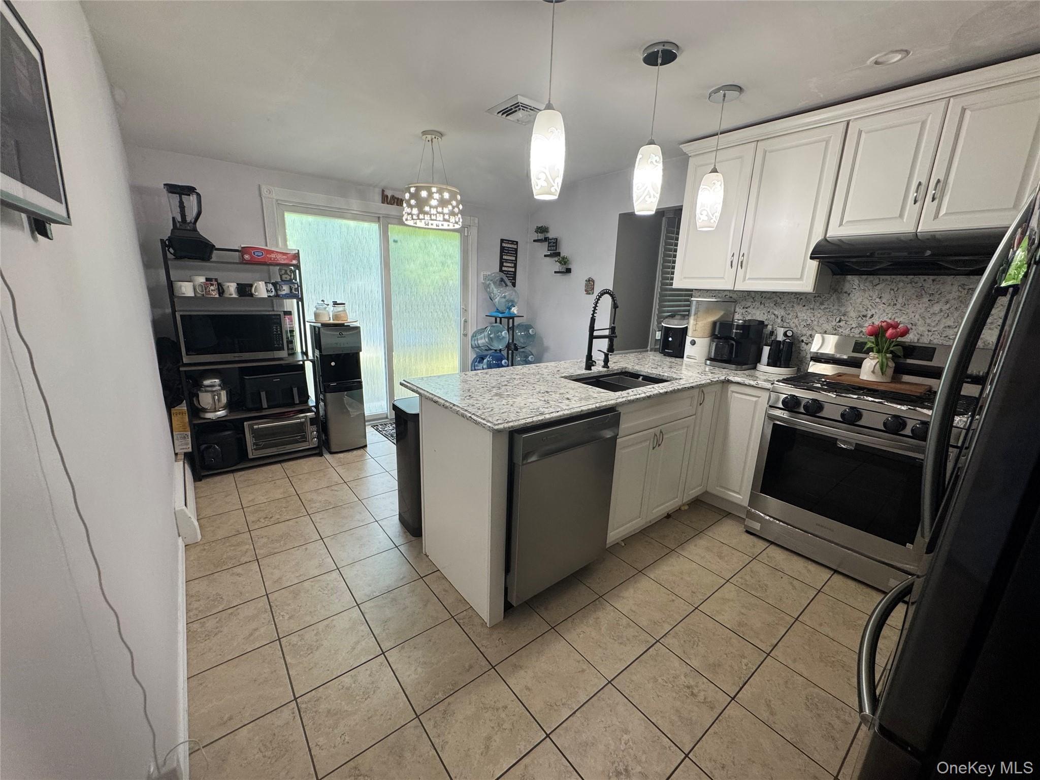 6 Raphael Street Huntington, NY 11746 - Photo 12 of 23 Gallery Image 12