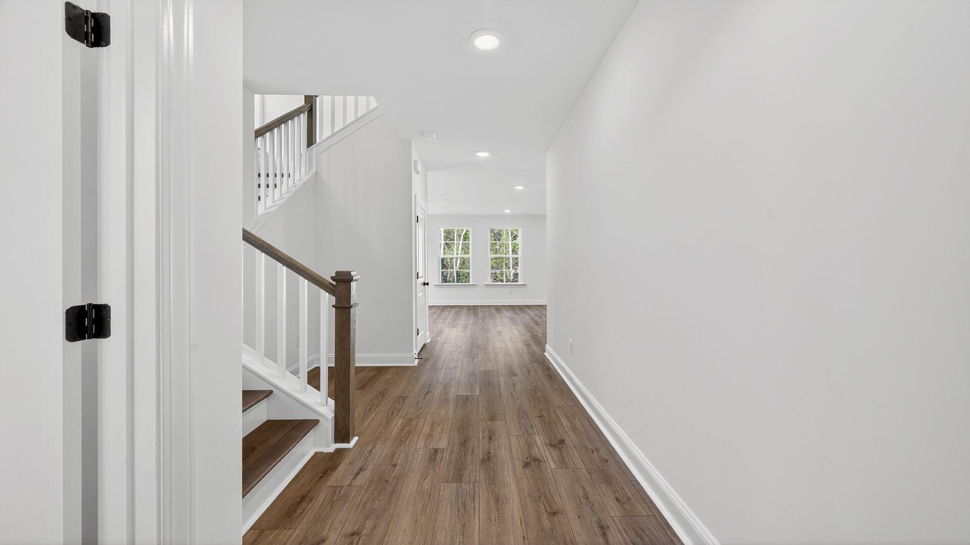 477 Cadbury Loop Summerville, SC 29486 - Photo 4 of 28 Foyer(1)