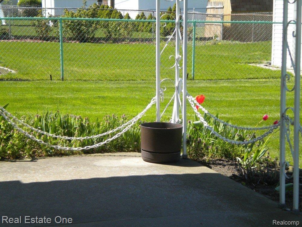 11215 Martin Road Warren, MI 48093 - Photo 7 of 12 Patio.jpg