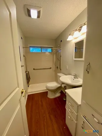 $1,600 | 106 Huff Street, Luling, TX 78648