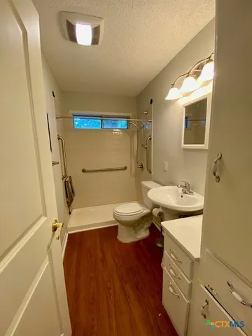 $1,600 | 106 Huff Street, Luling, TX 78648