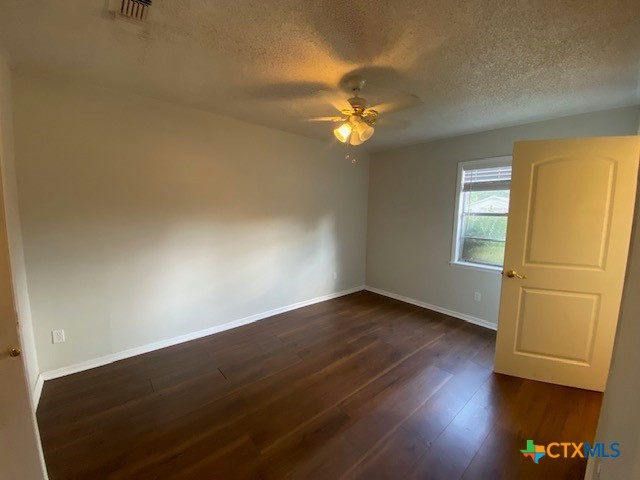 106 Huff Street Luling, TX 78648 - Photo 4 of 10