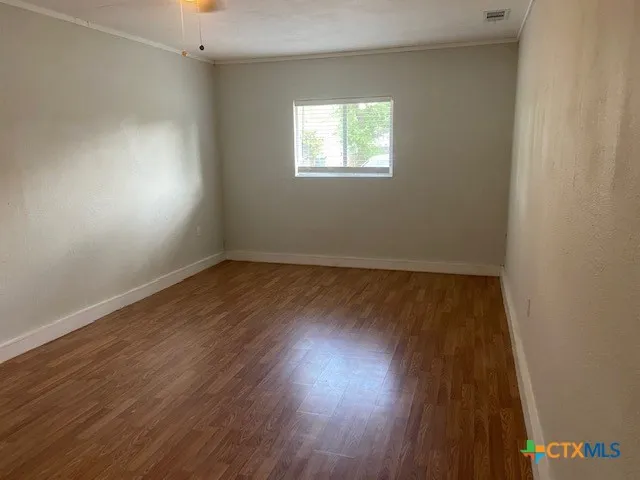 $1,600 | 106 Huff Street, Luling, TX 78648