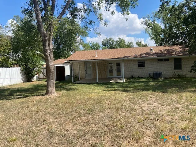 $1,600 | 106 Huff Street, Luling, TX 78648