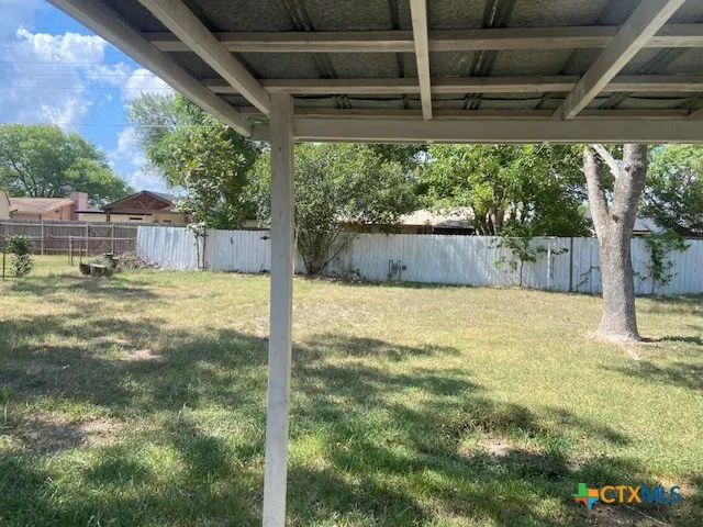 $1,600 | 106 Huff Street, Luling, TX 78648