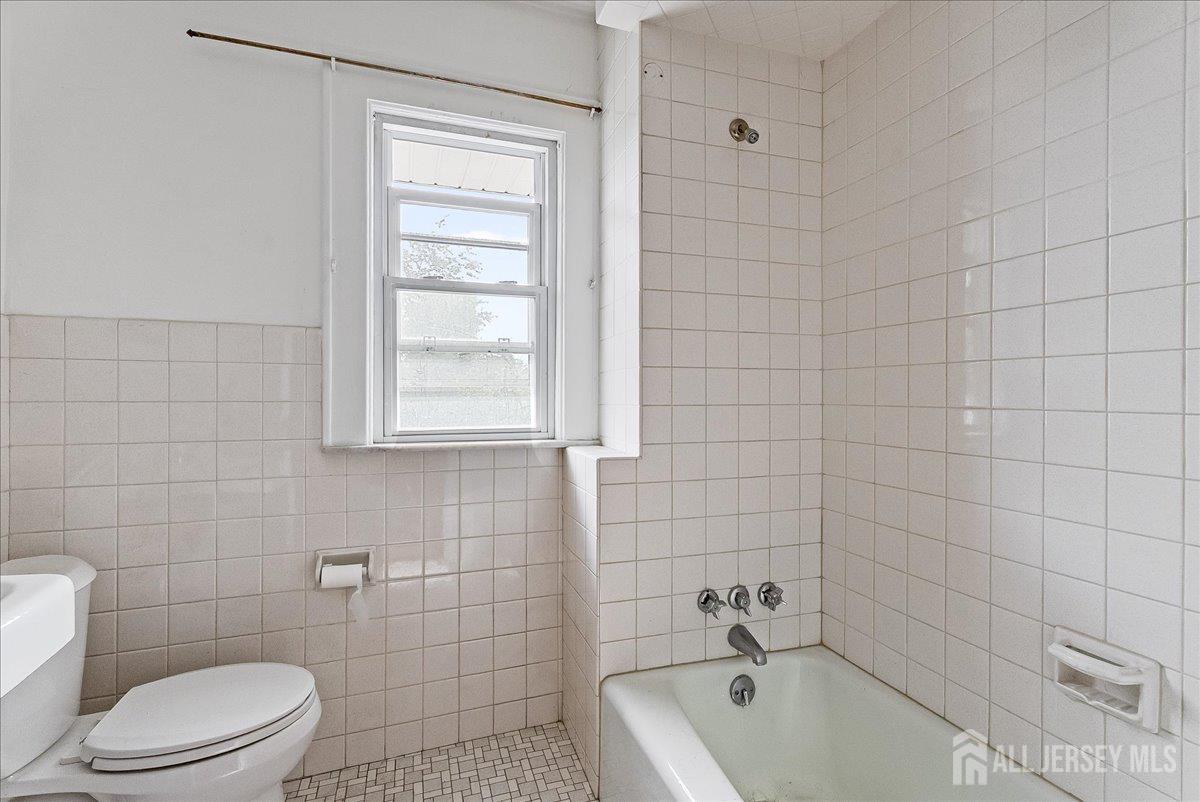425 New Market Road Piscataway, NJ 08854 - Photo 11 of 14