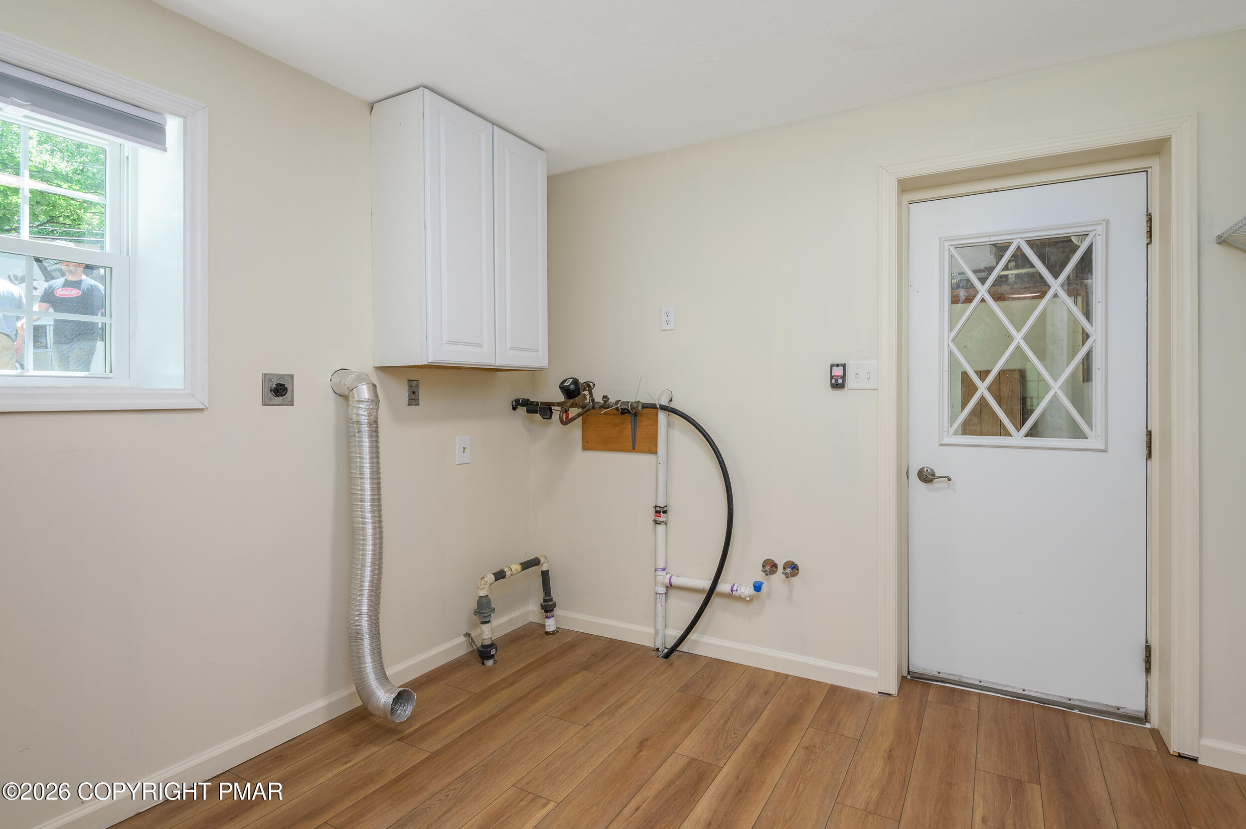 5966 Decker Road Bushkill, PA 18324 - Photo 31 of 38 Laundry Room