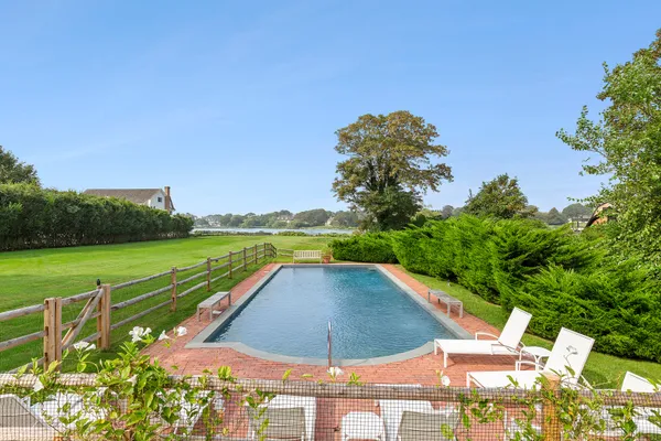 $187,500 | 289 South South Main Street, Southampton, NY 11968